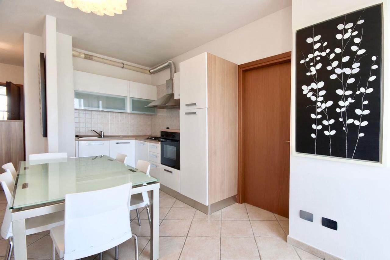 Isa-Apartments 4 Beds In Residence With Swimming-Pool In San Vincenzo, Just 600 Meters From The Sea Екстер'єр фото
